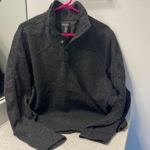Mens Van Heusen charcoal gray sweater size M